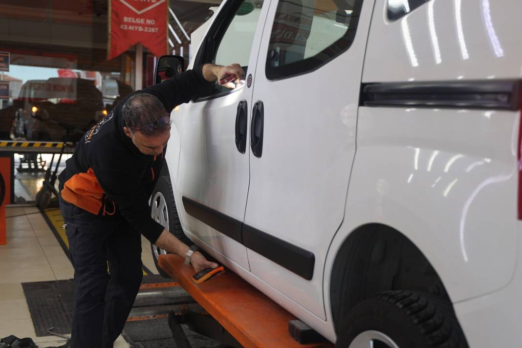 Konya'da ekspertizde şok gerçek ortaya çıktı!  Araç 11 farklı arabadan toplanmış, hava yastıkları silikonlu 1